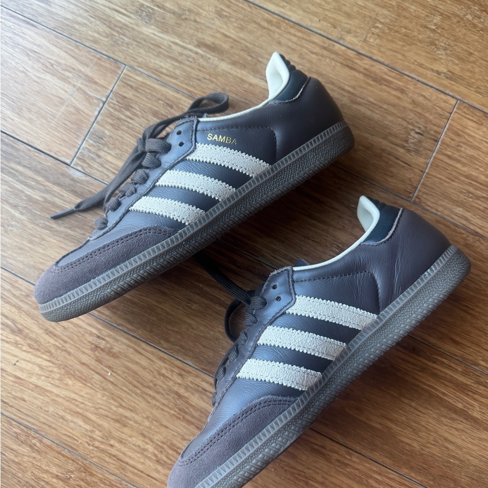 Adidas Samba Chocolate Brown Women’s Sneaker *Very gently worn*